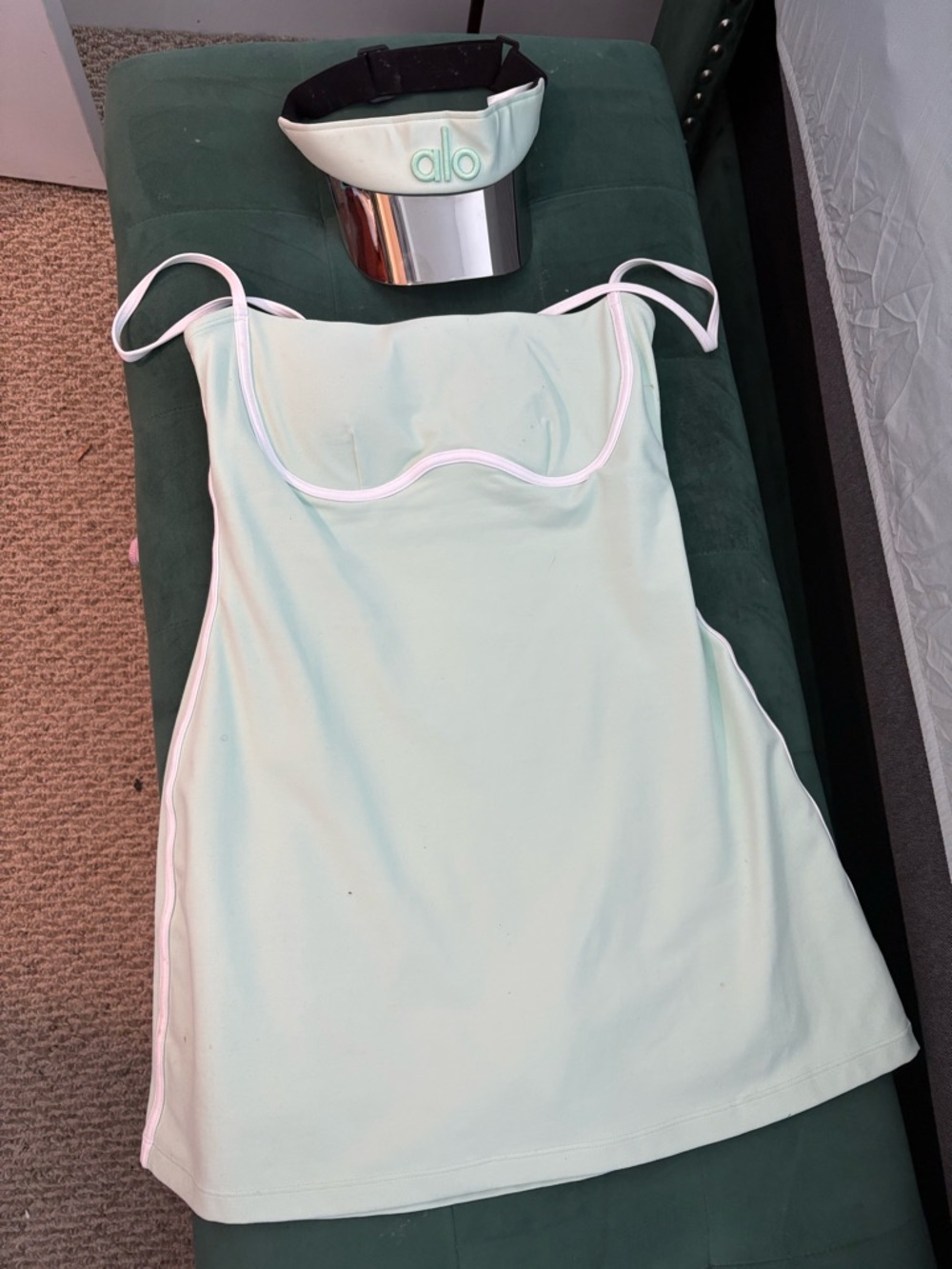 ALO Yoga Mint Green Seamless Tank with White Trim - Picture 2 of 2